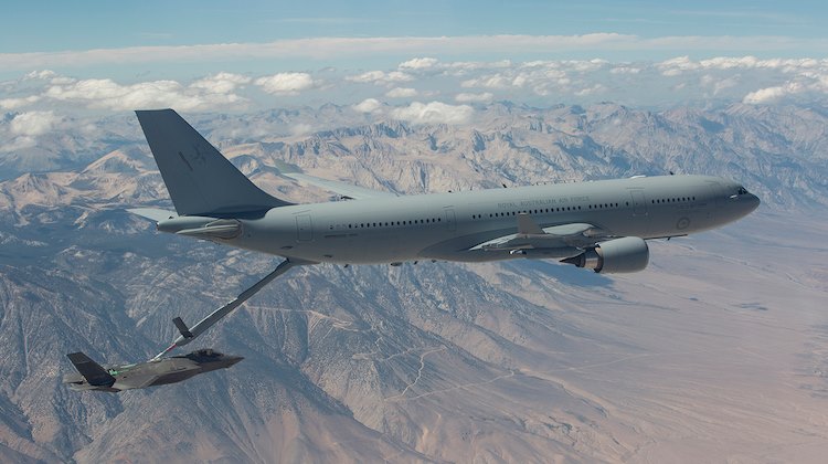 RAAF KC-30 tanker refuels F-35 for the first time