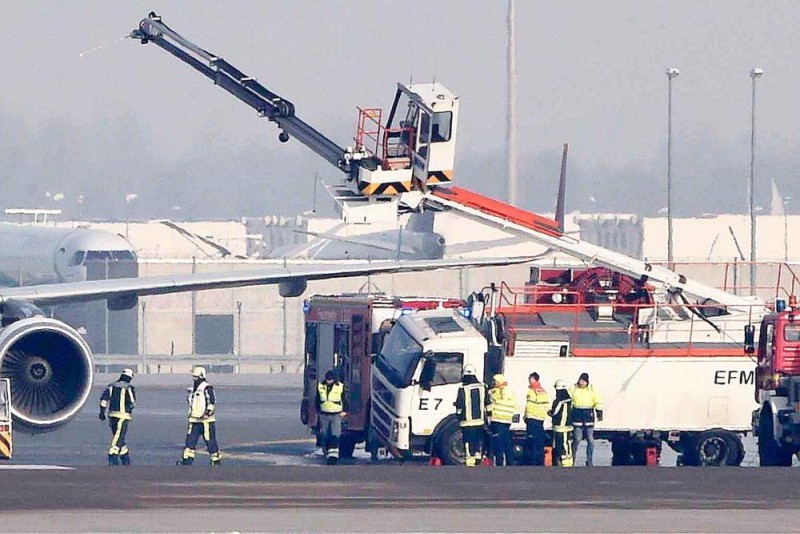 An Airbus A320-216 (WL) operated by Iberia with the Registration: EC-LVD met an accident