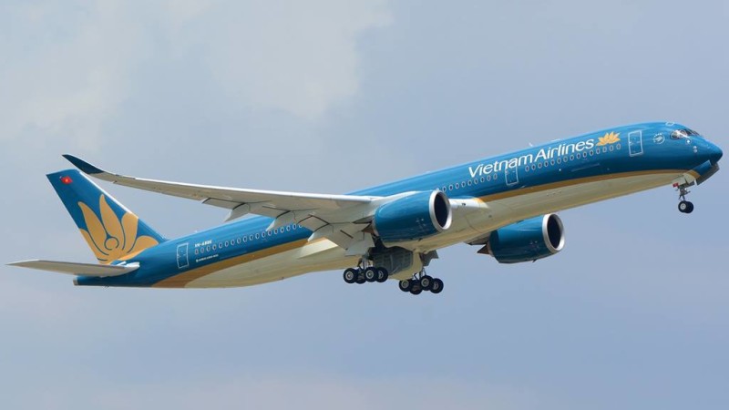 ANA Holdings acquires 8% stake in Vietnam Airlines